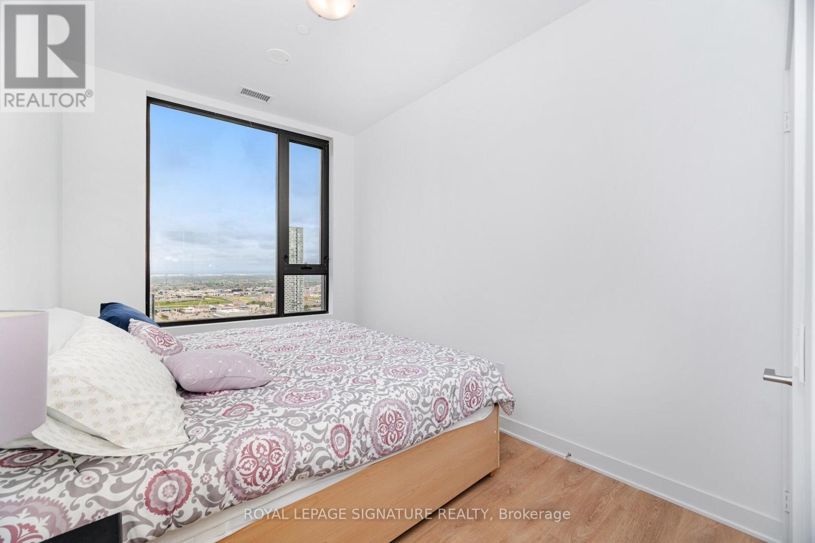 3304 - 2920 Highway 7 Road Property Photo 18