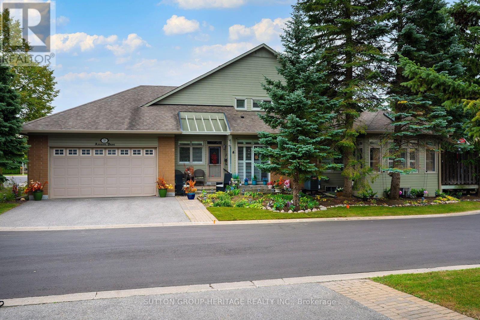 38 Augusta Drive Way Photo de la propriété 1