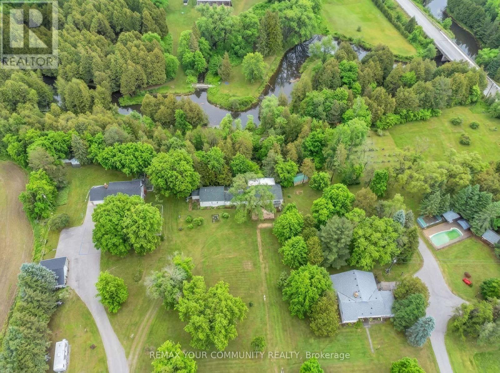 700 Catering Road S Property Photo 2