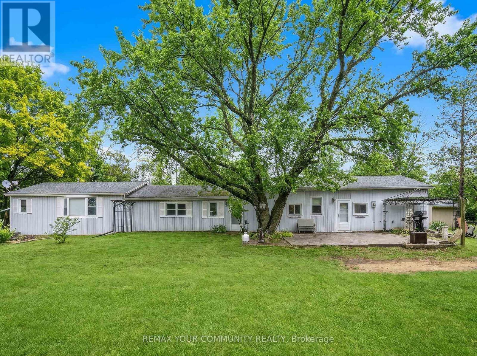 700 Catering Road S Property Photo 3