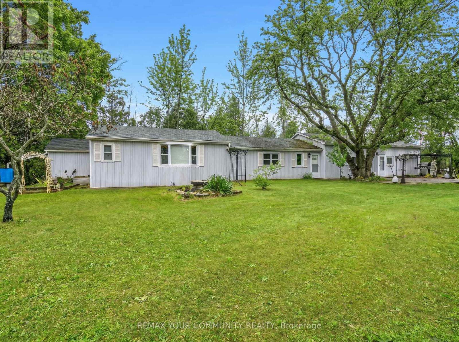 700 Catering Road S Property Photo 6