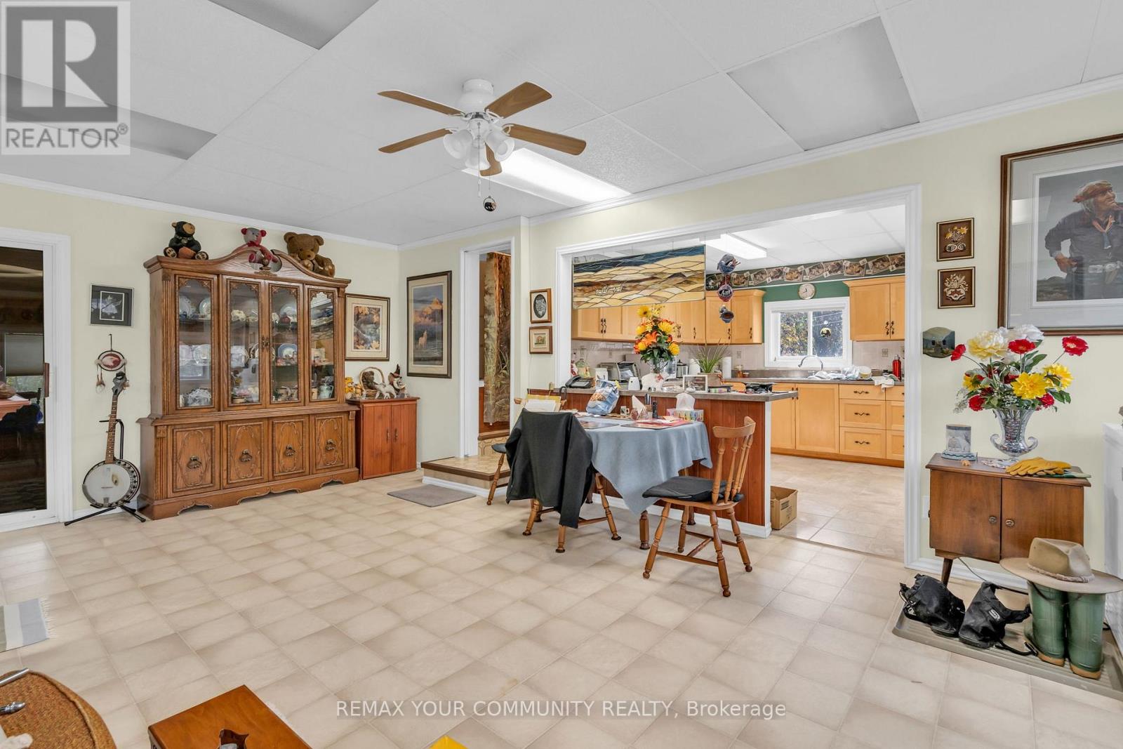 700 Catering Road S Property Photo 9