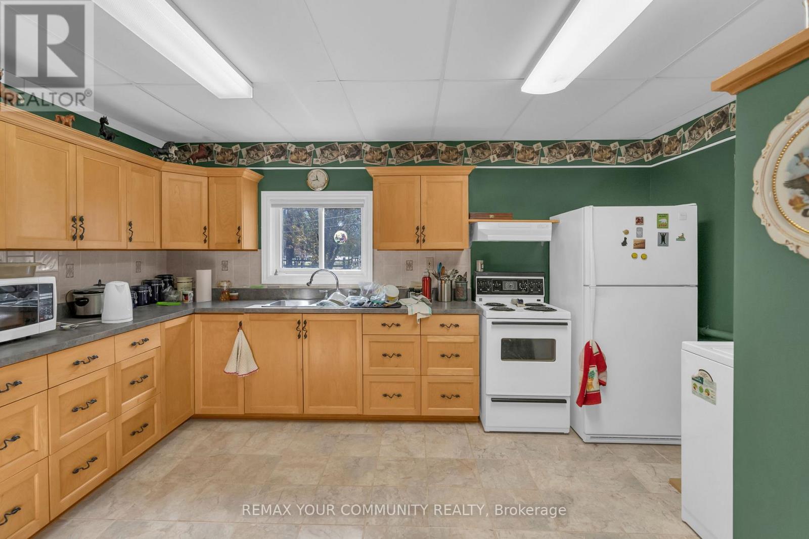 700 Catering Road S Property Photo 13
