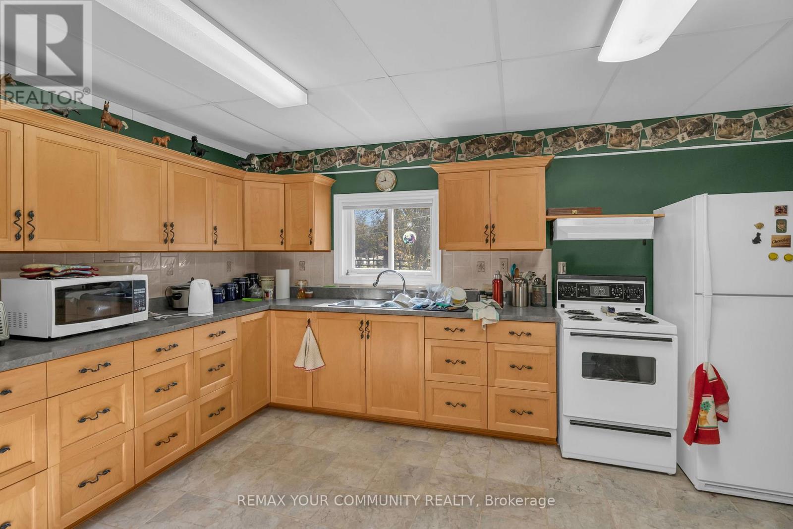 700 Catering Road S Property Photo 14