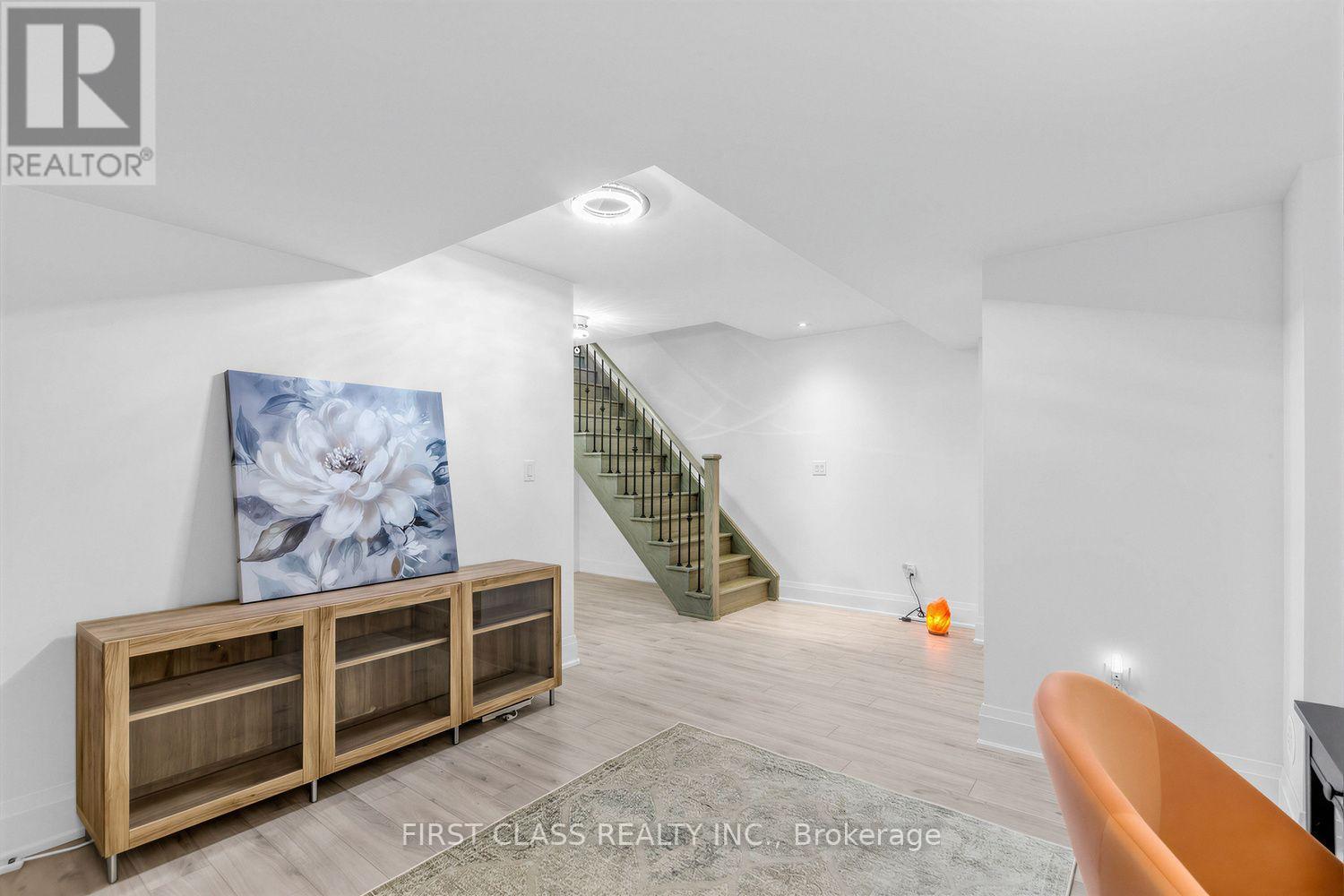 108 South Park Road Property Photo 32