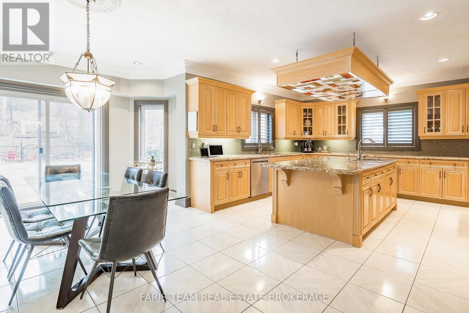 1762 Wilkinson Street Property Photo 7