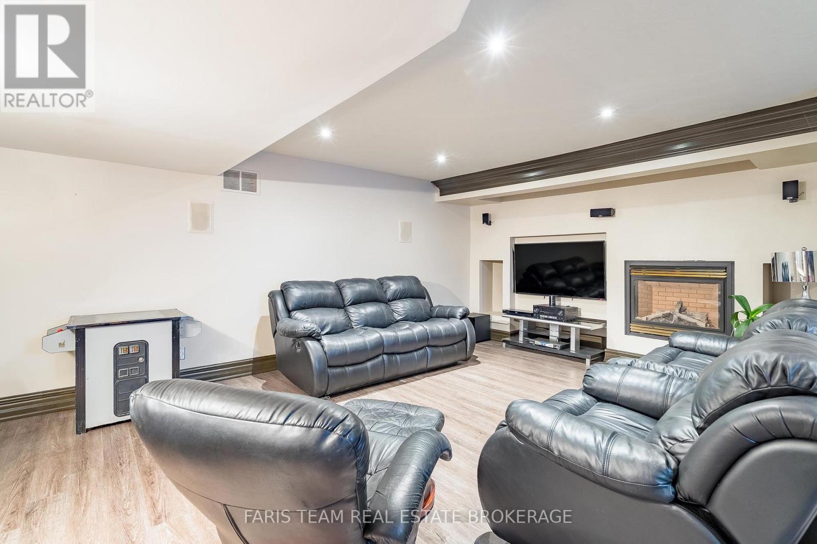 1762 Wilkinson Street Property Photo 32