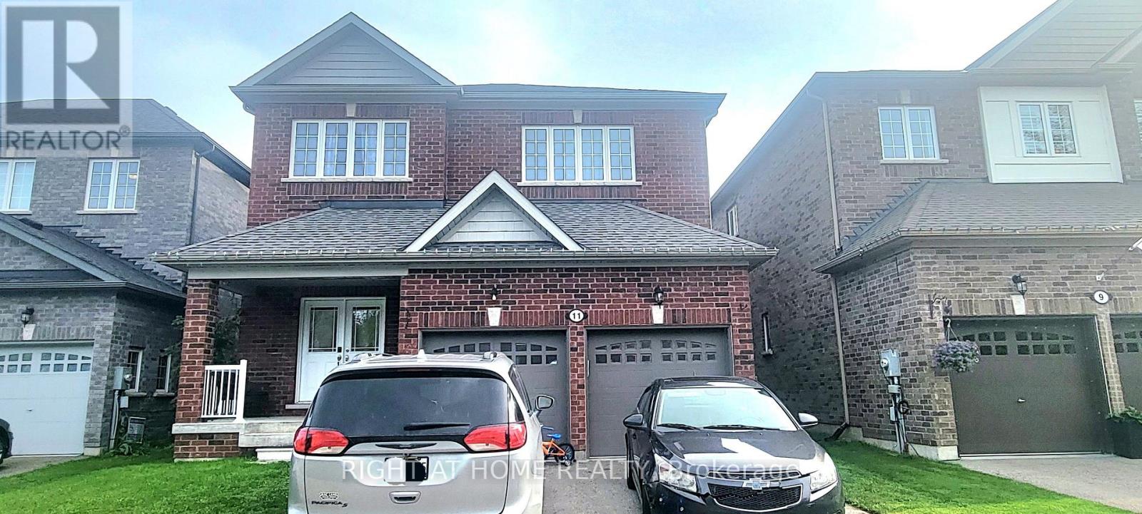 11 Richmond Park Drive Property Photo 3