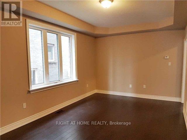 11 Richmond Park Drive Property Photo 4