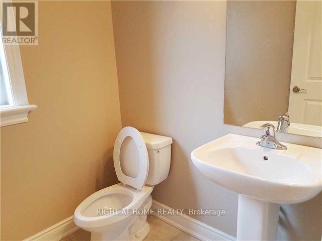 11 Richmond Park Drive Property Photo 9
