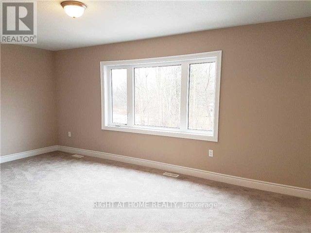 11 Richmond Park Drive Property Photo 10