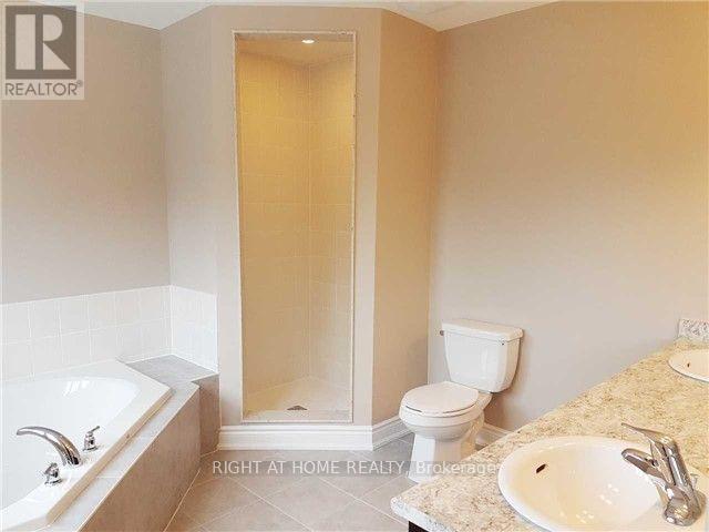 11 Richmond Park Drive Property Photo 11