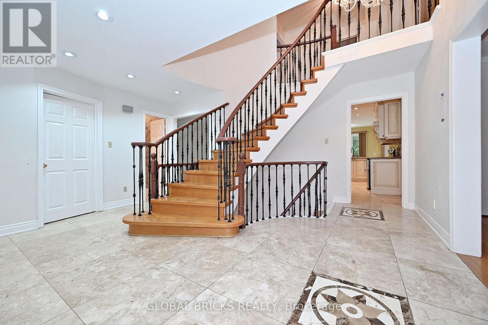8 Elmsley Drive Property Photo 7