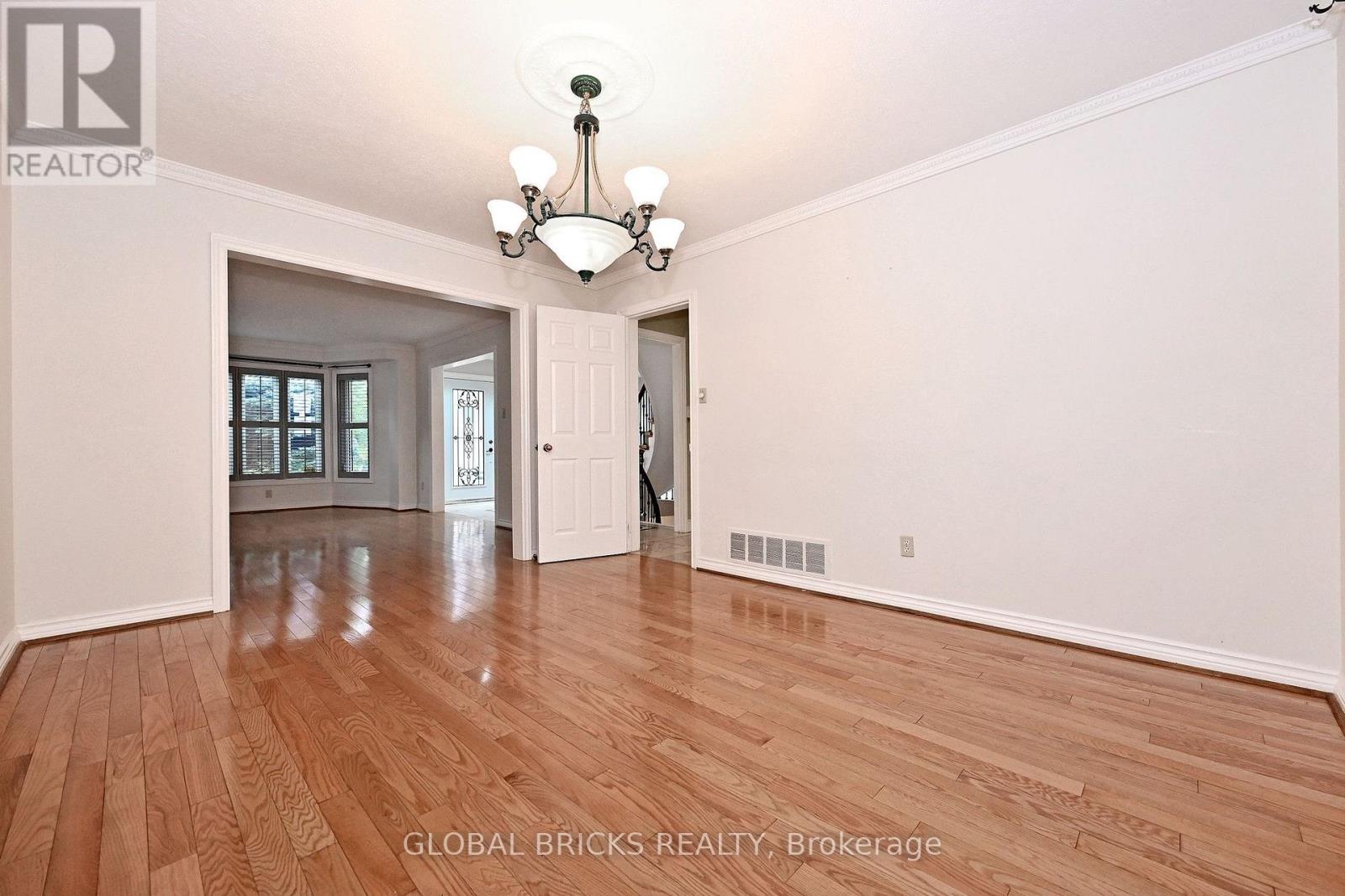 8 Elmsley Drive Property Photo 10