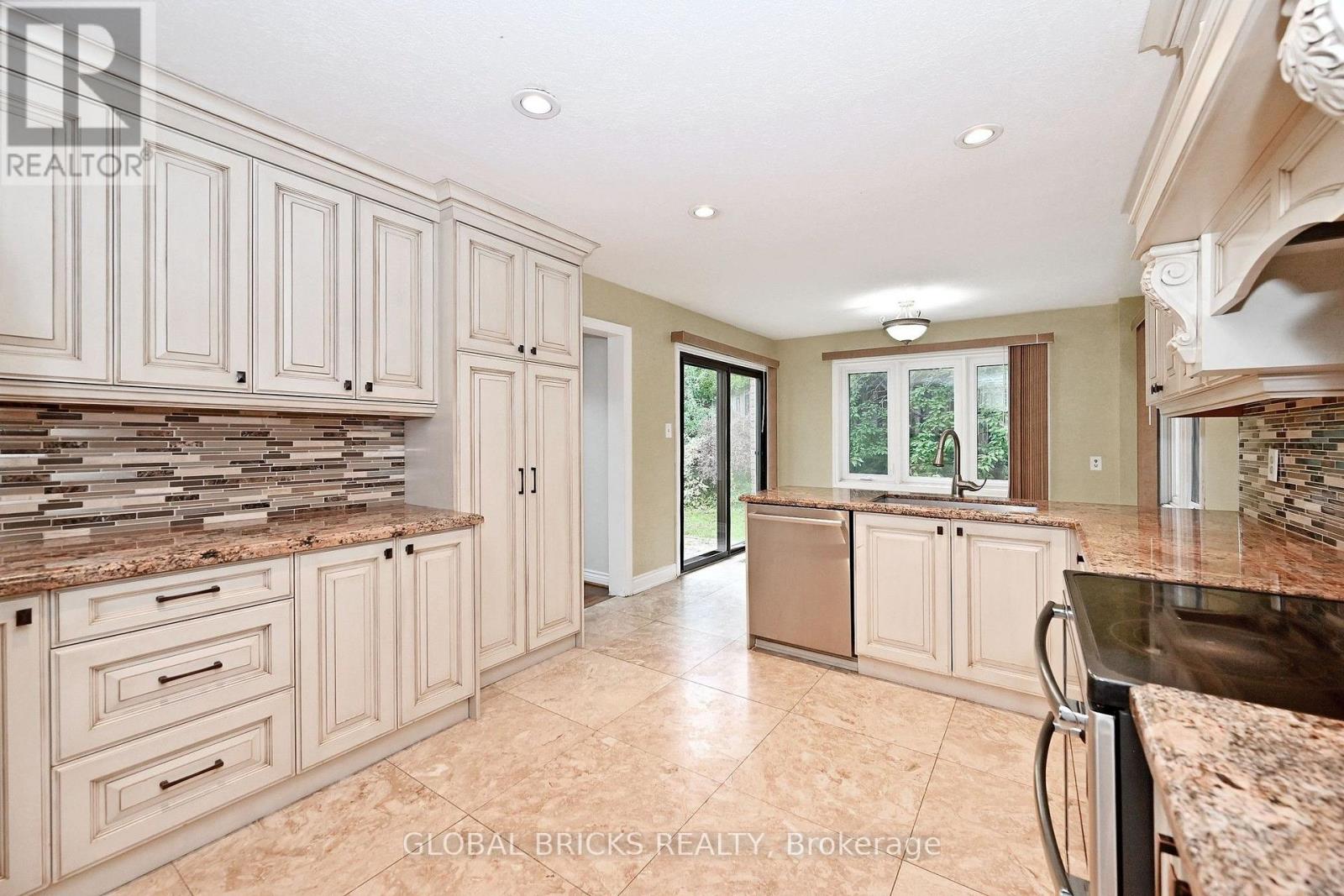 8 Elmsley Drive Property Photo 11