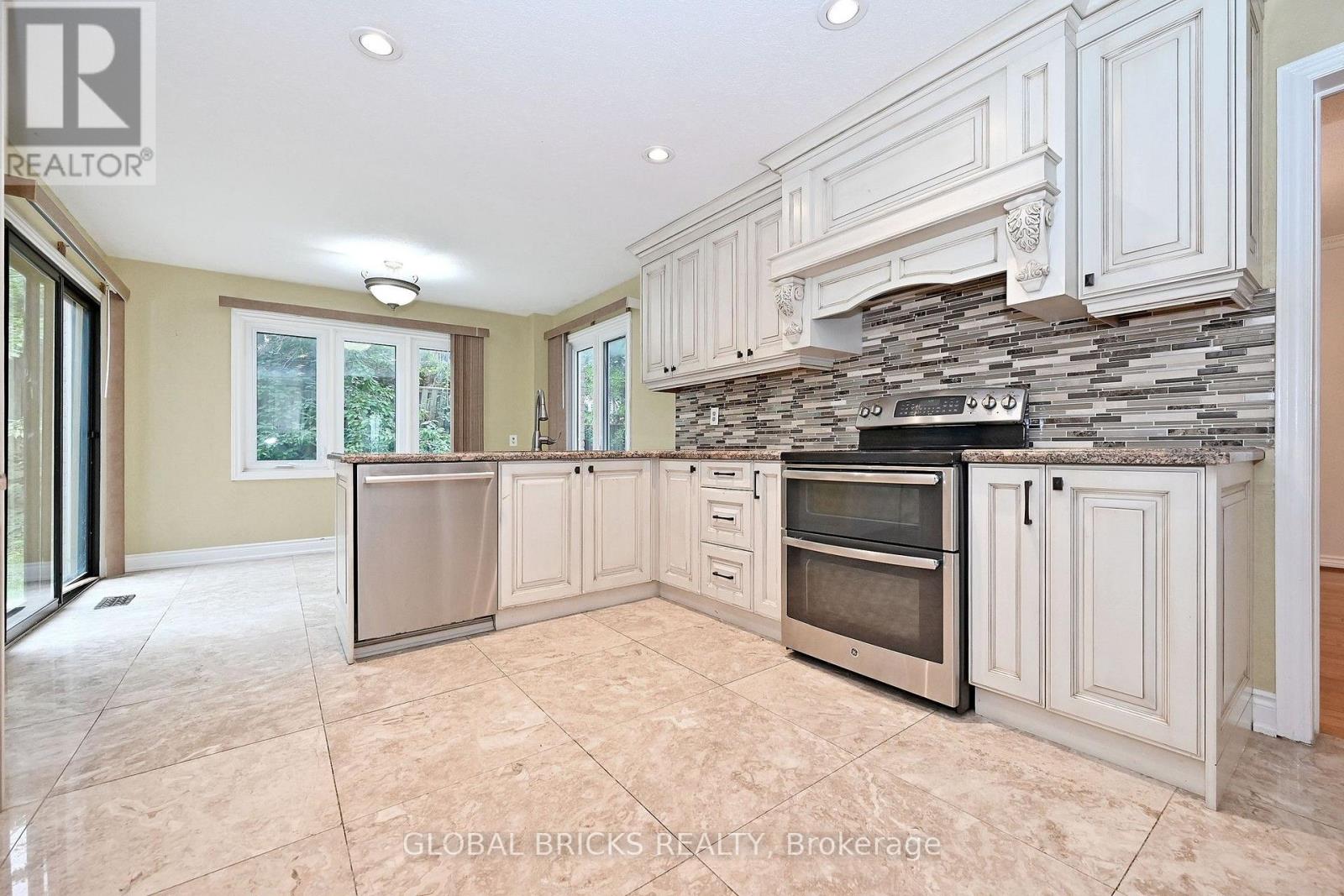 8 Elmsley Drive Property Photo 12
