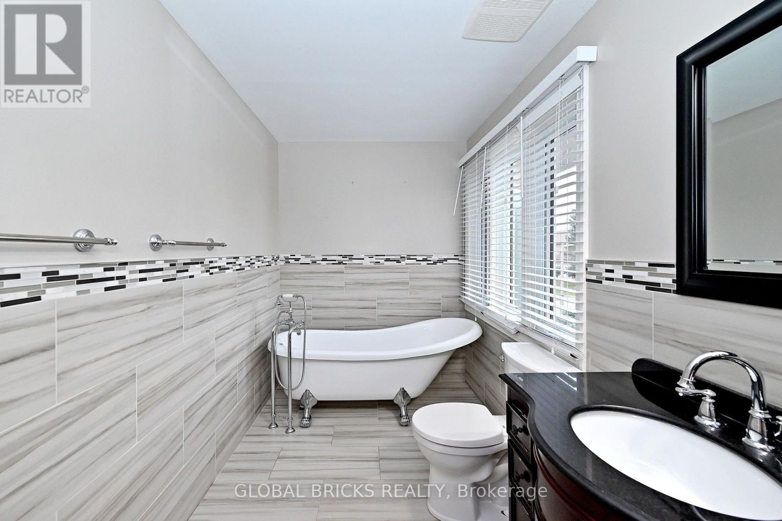 8 Elmsley Drive Property Photo 30