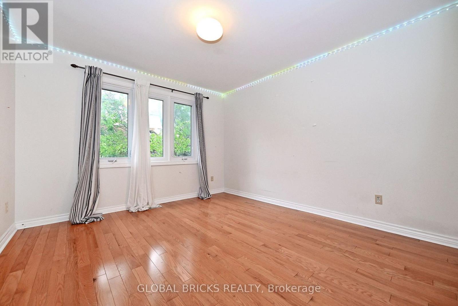 8 Elmsley Drive Property Photo 34