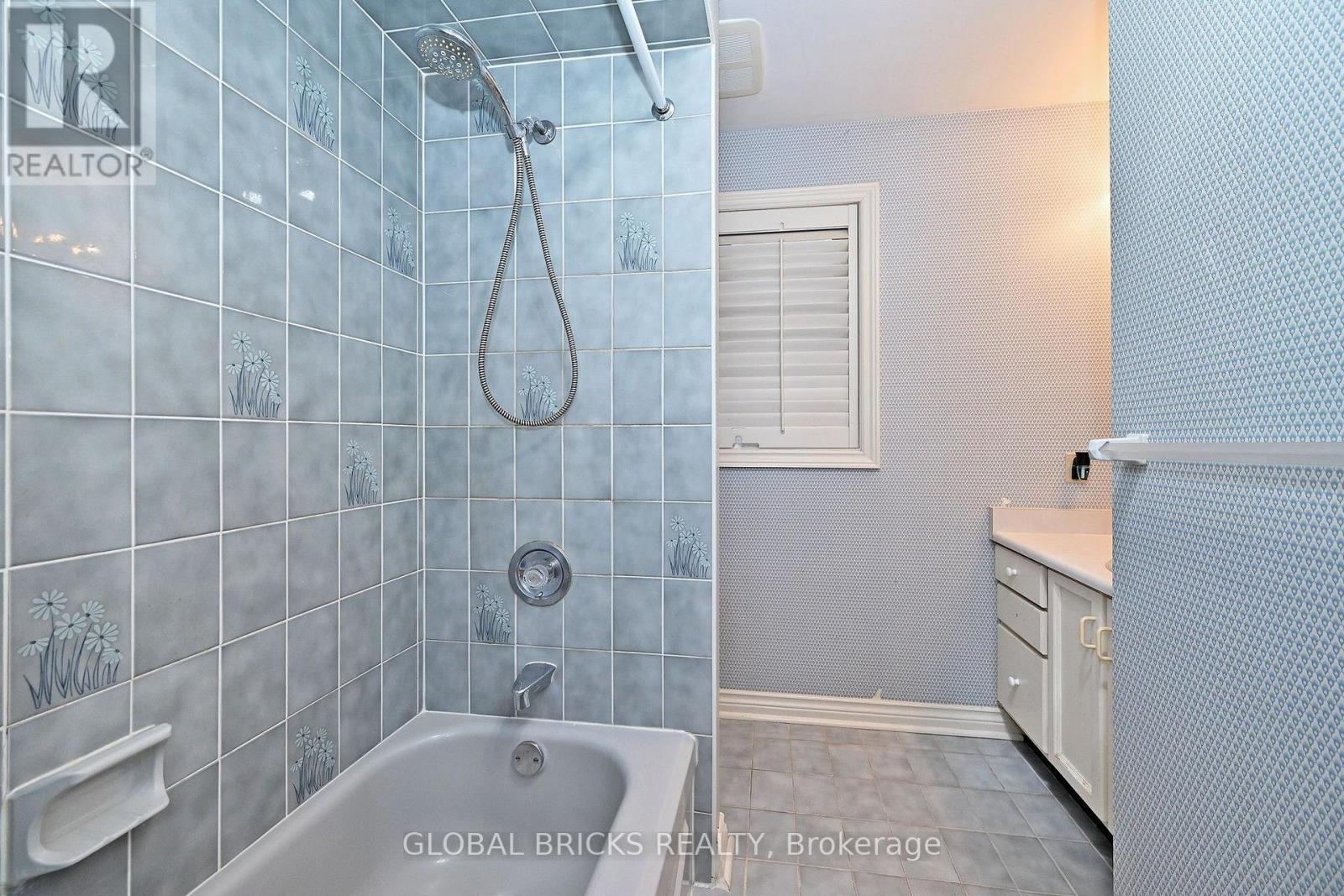 8 Elmsley Drive Property Photo 37