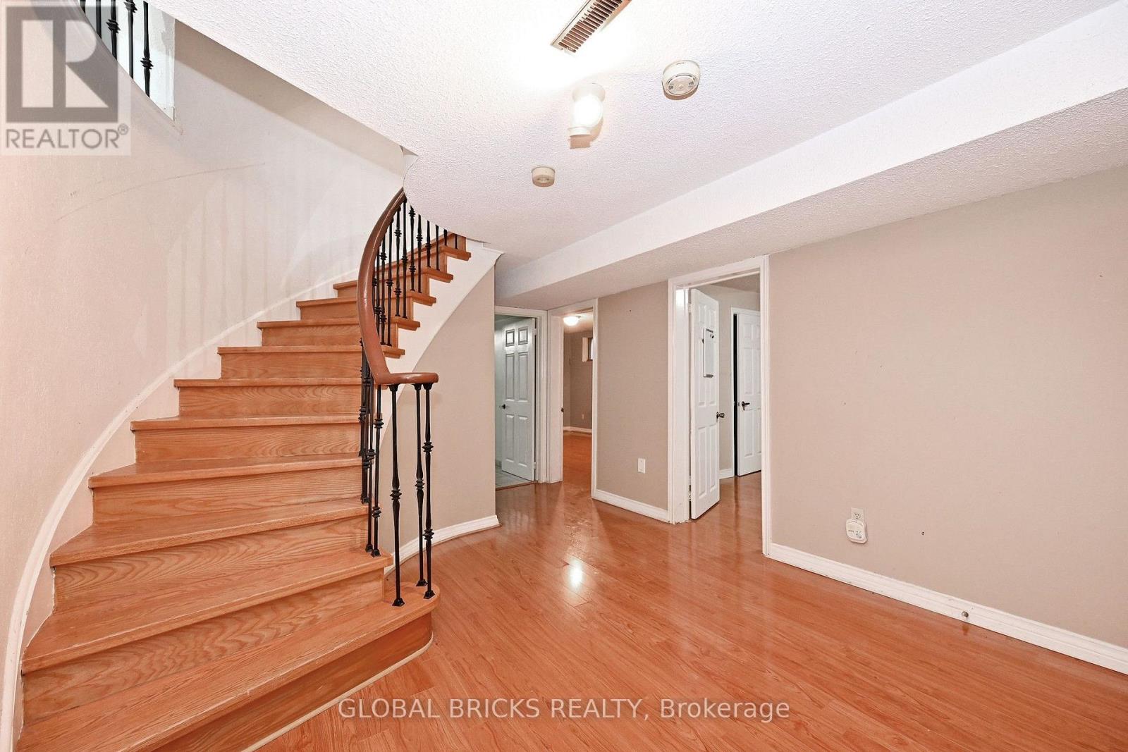 8 Elmsley Drive Property Photo 39