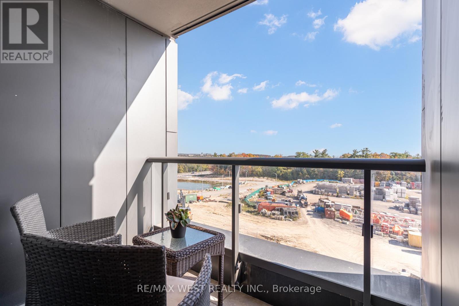 511 - 474 Caldari Road Property Photo 26