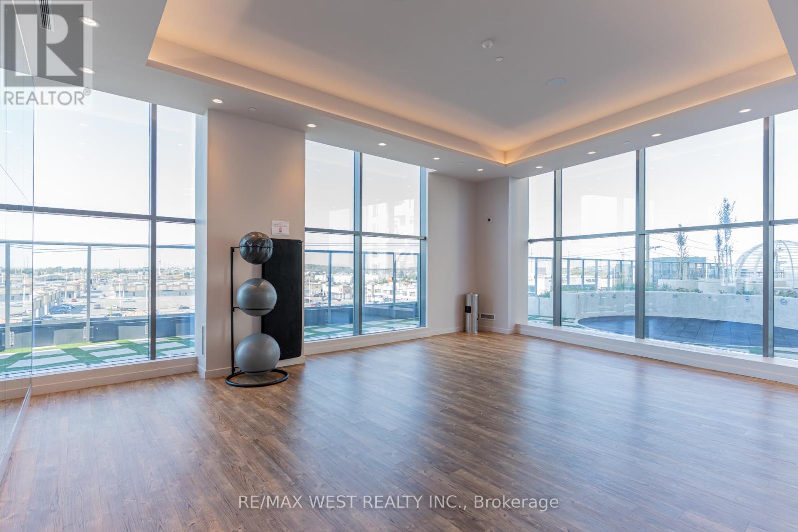 511 - 474 Caldari Road Property Photo 35