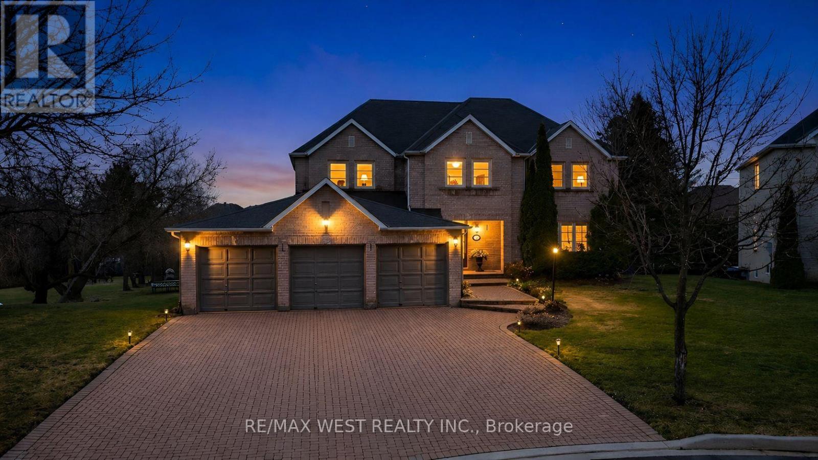 93 FERN VALLEY CRESCENT