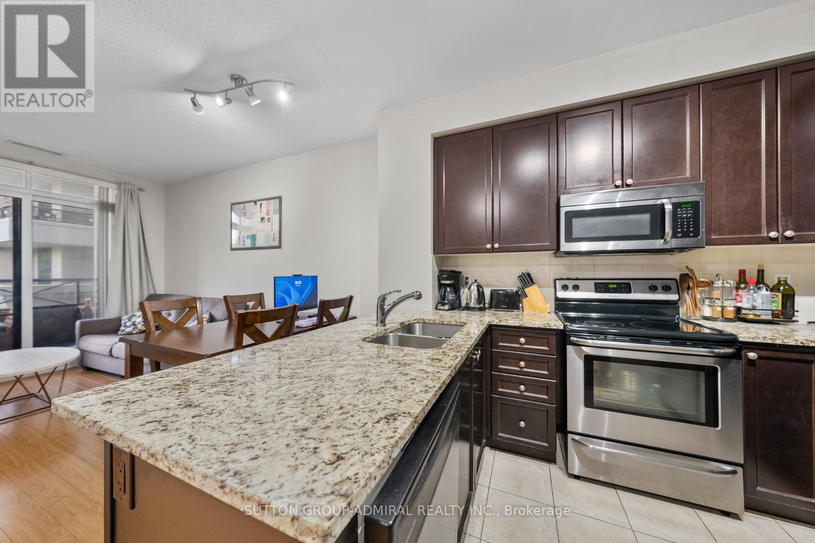 215 - 9255 Jane Street Property Photo 2