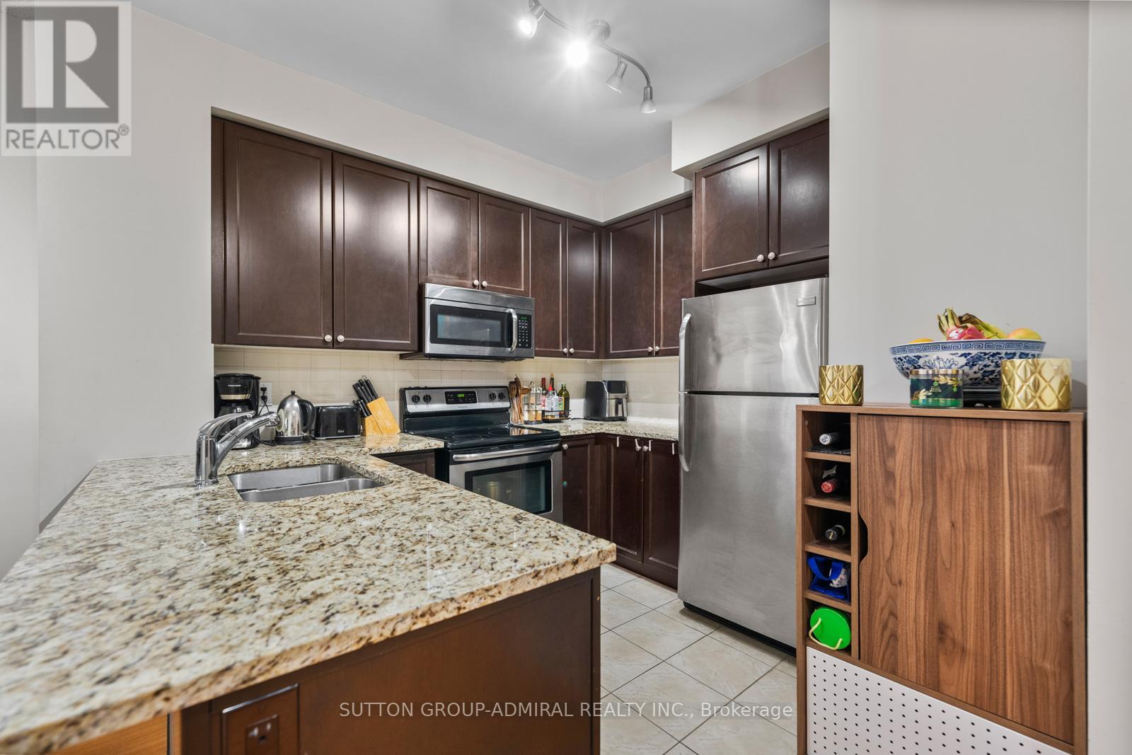 215 - 9255 Jane Street Property Photo 3