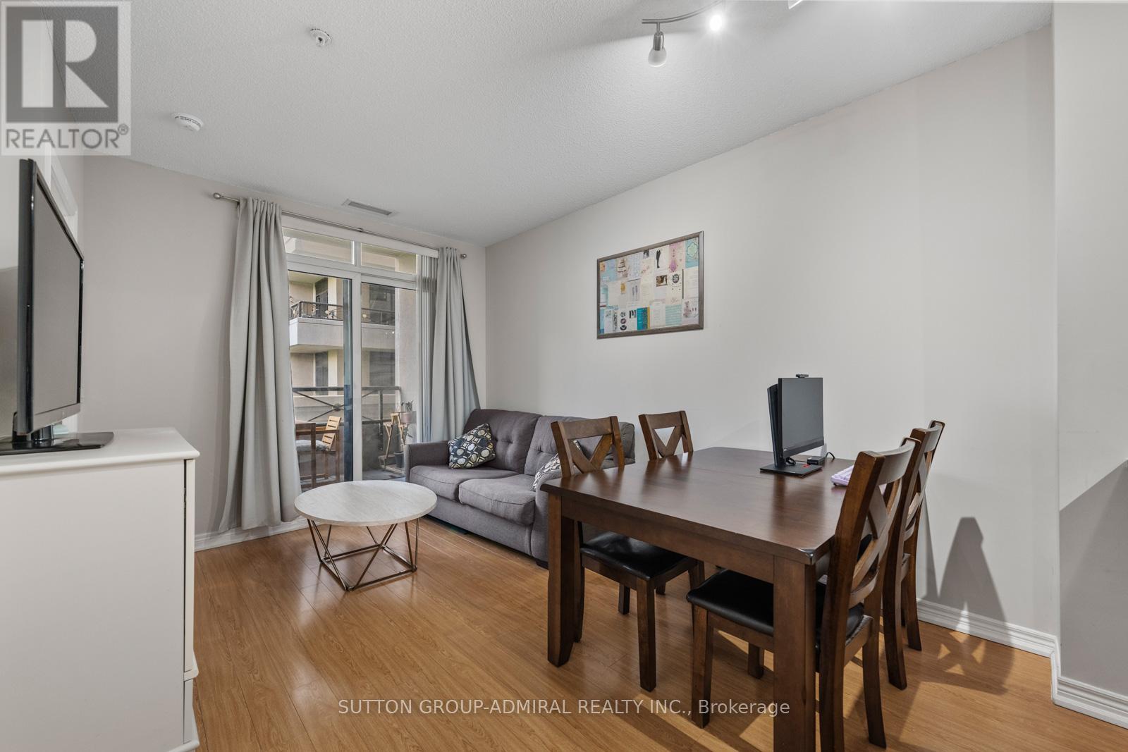 215 - 9255 Jane Street Property Photo 5