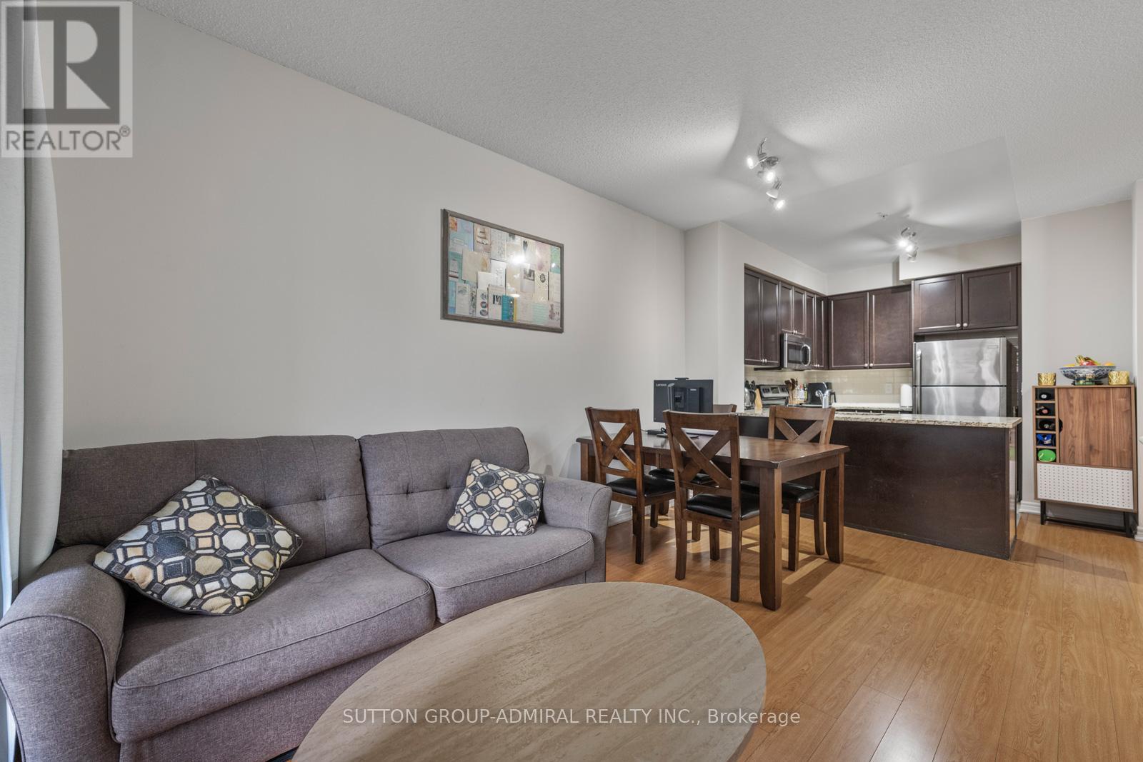 215 - 9255 Jane Street Property Photo 11