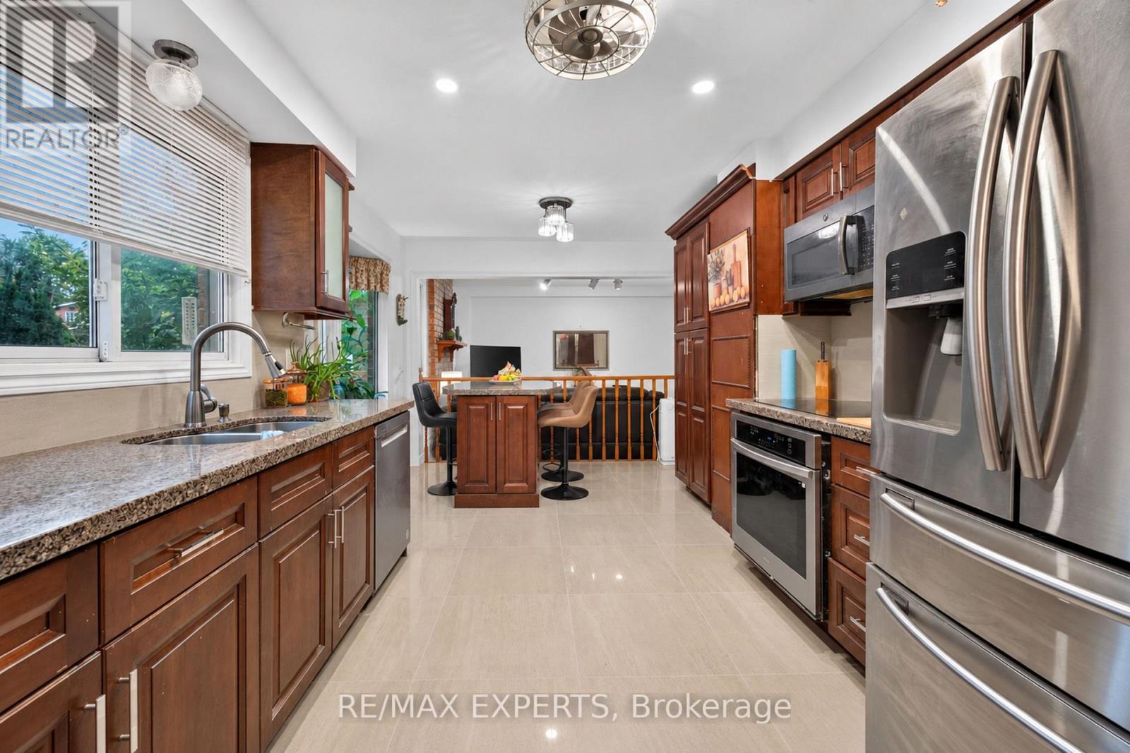 155 Stephen Street Property Photo 8