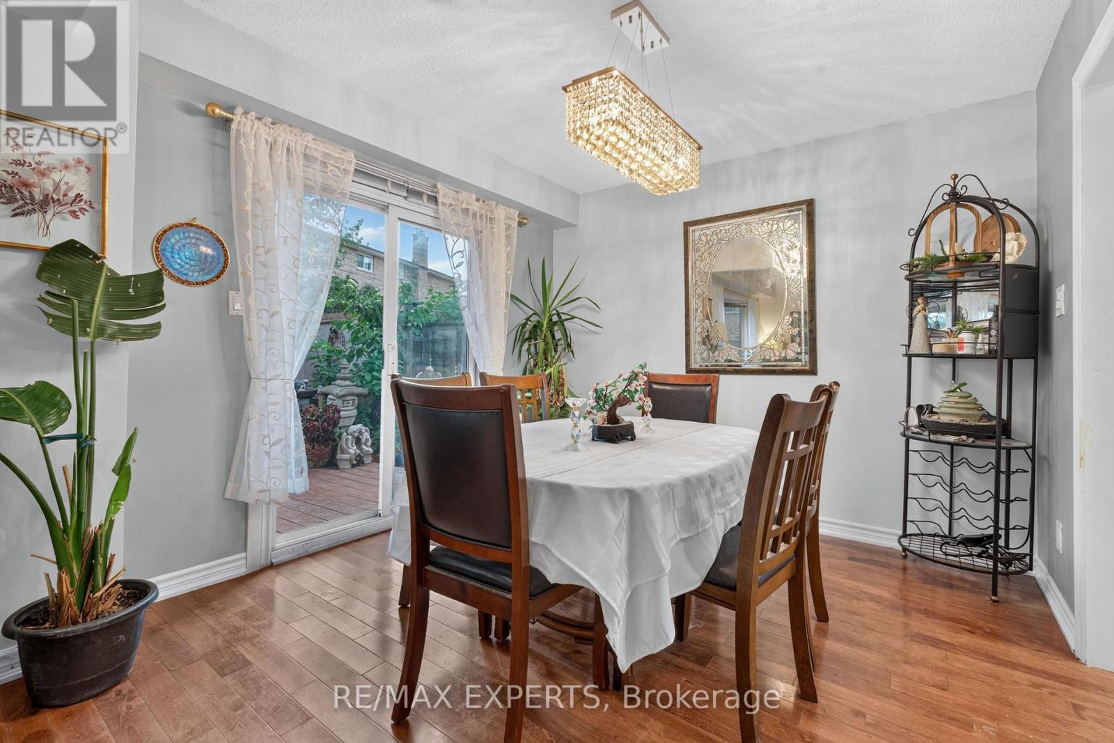 155 Stephen Street Property Photo 10