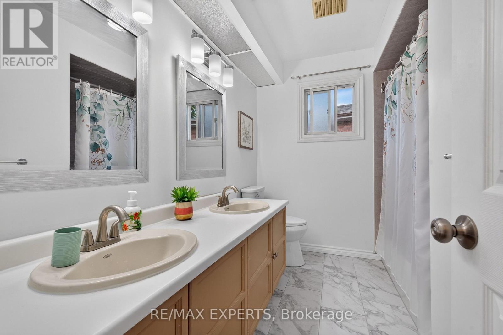 155 Stephen Street Property Photo 17