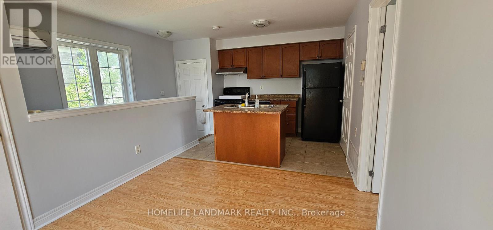 Coach - 109 Northvale Road Property Photo 4