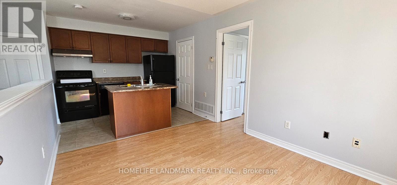 Coach - 109 Northvale Road Property Photo 5