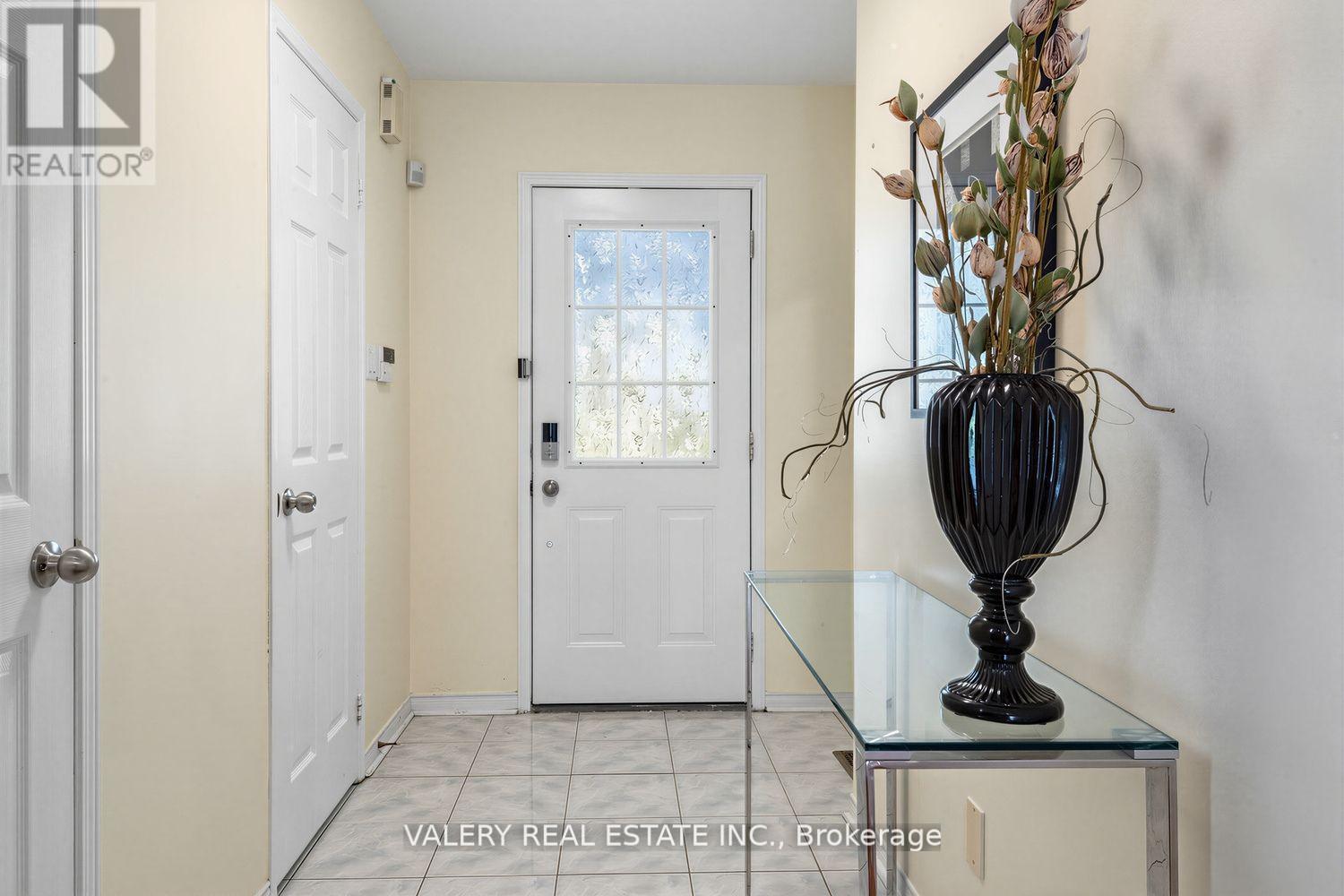 511 Caboto Trail Property Photo 4