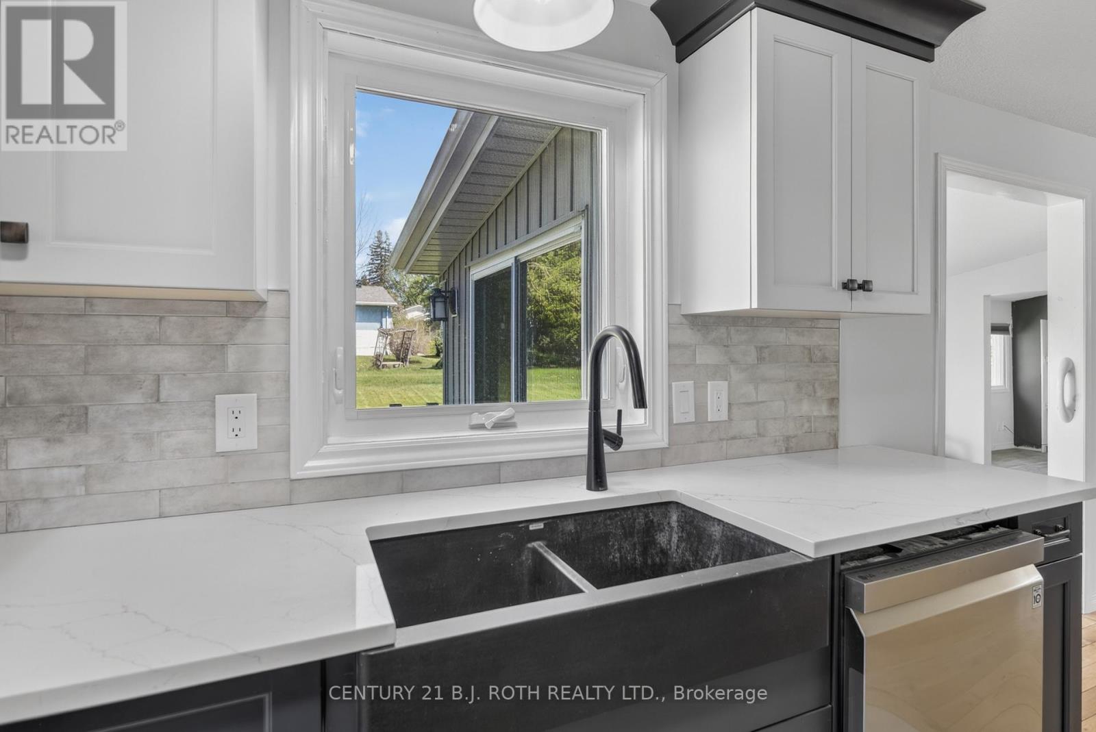8 Belle Isle Arm Property Photo 25