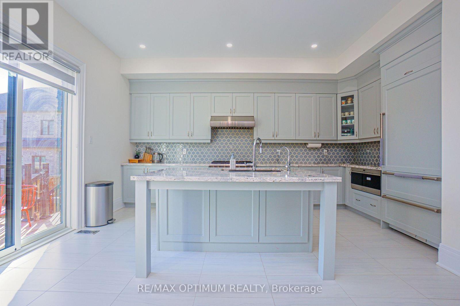 53 Kinburn Crescent Property Photo 7