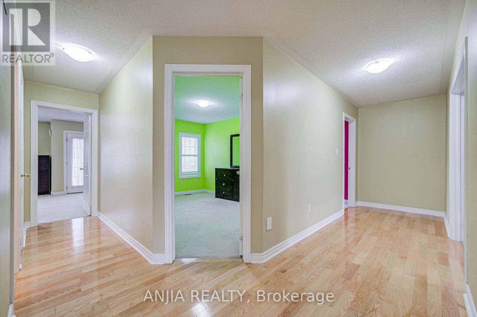 23 Ayhart Street E Property Photo 29