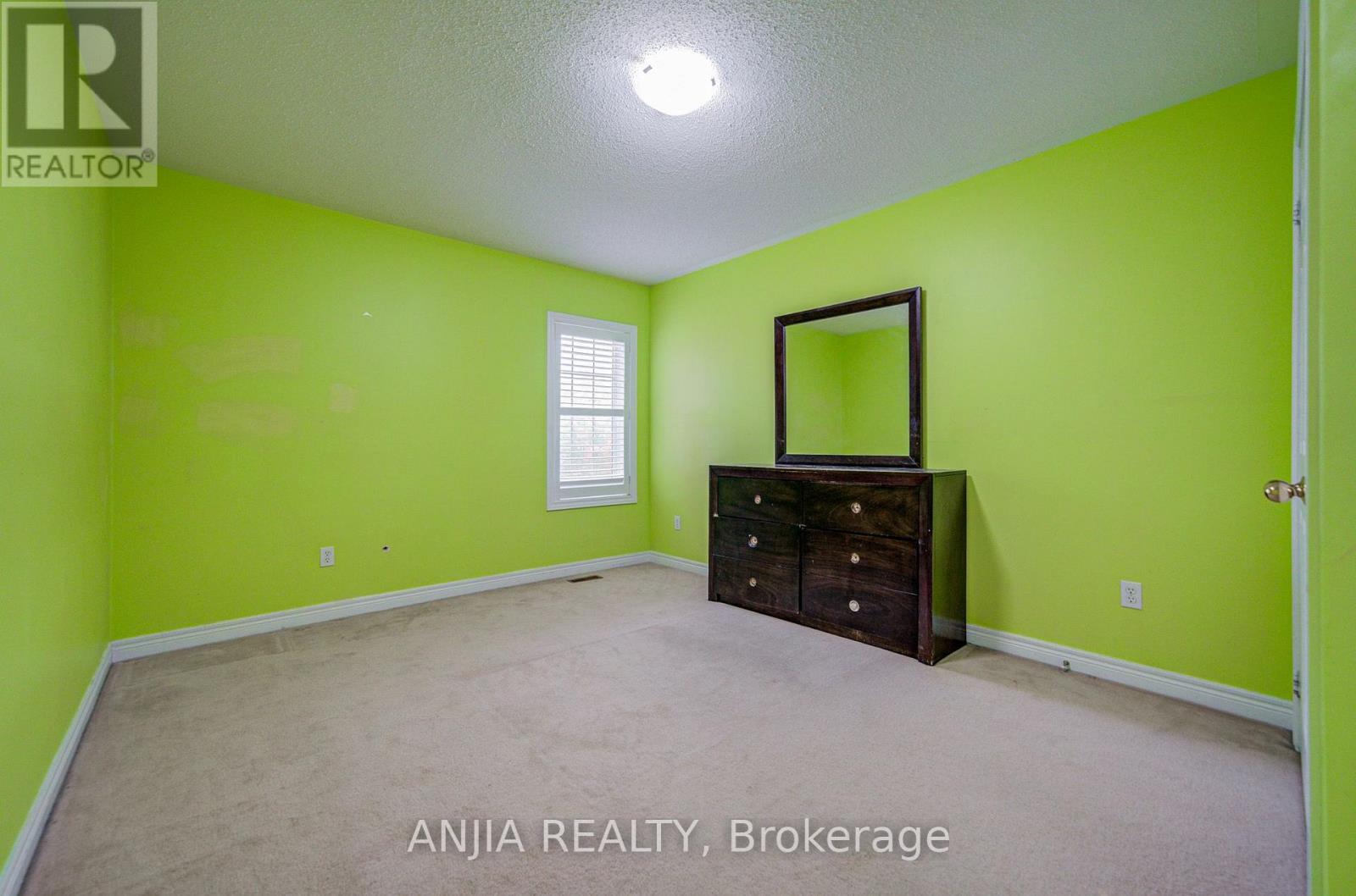 23 Ayhart Street E Property Photo 36