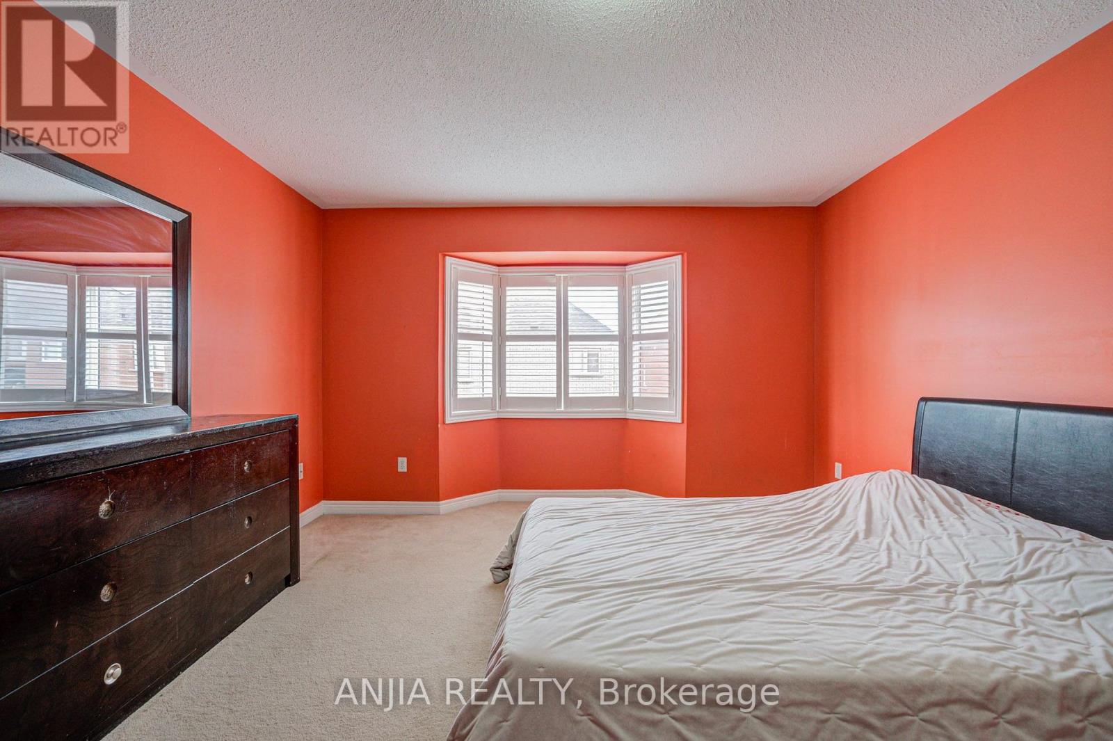 23 Ayhart Street E Property Photo 37