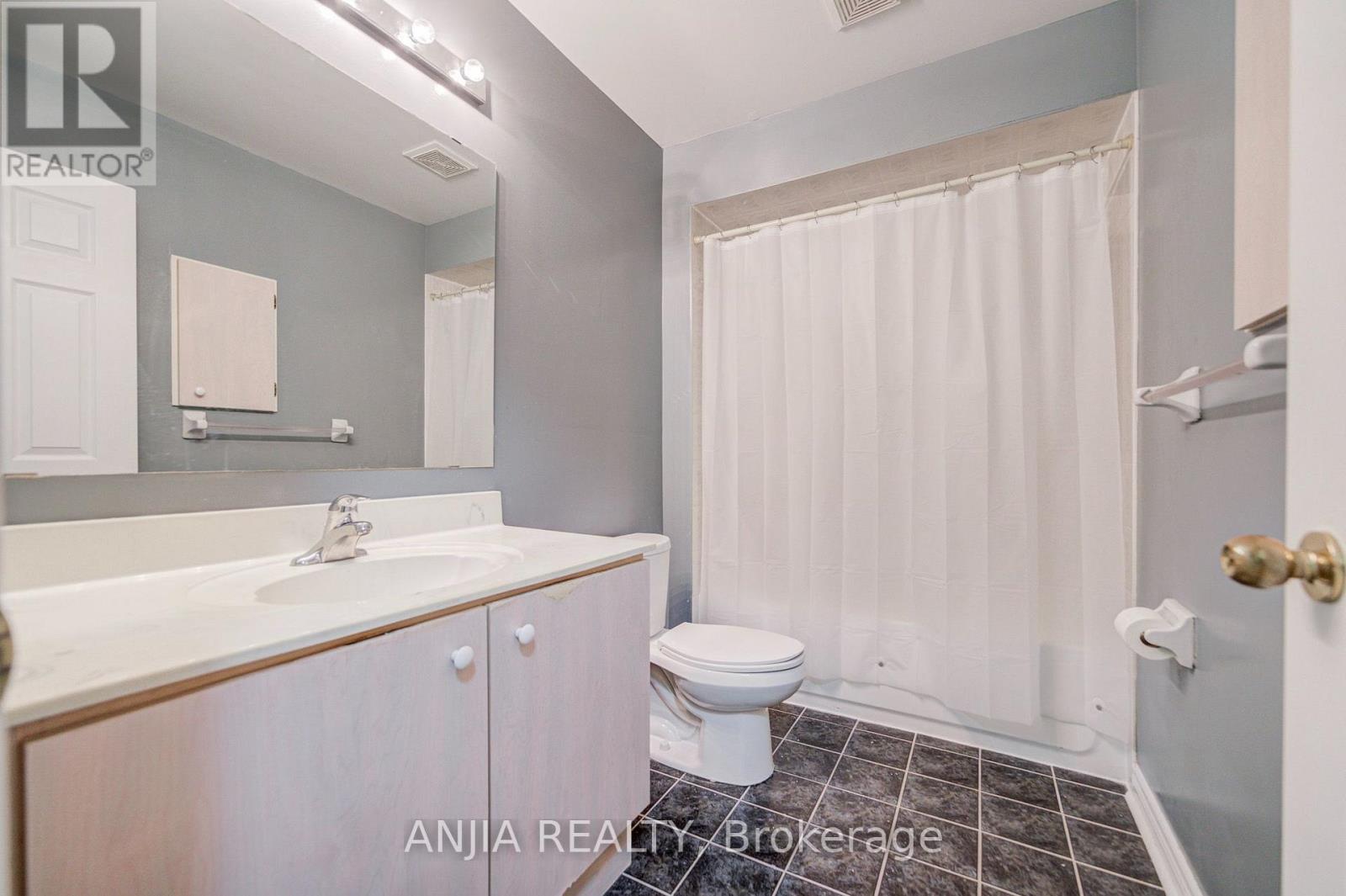 23 Ayhart Street E Property Photo 39