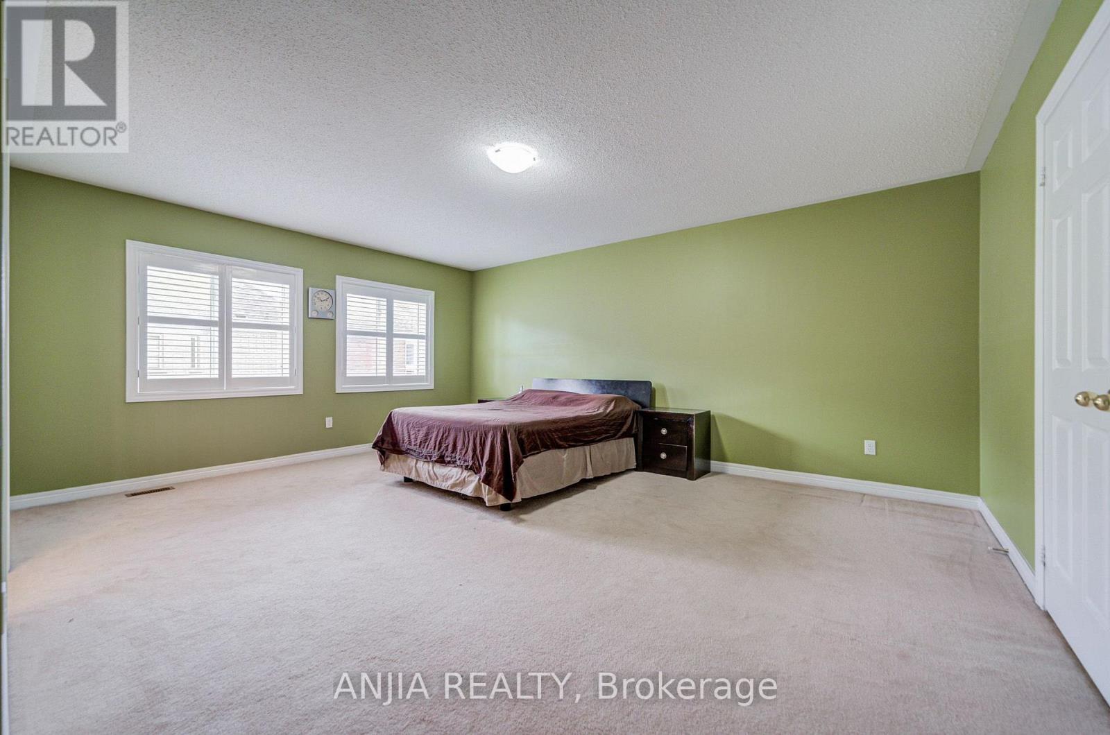 23 Ayhart Street E Property Photo 41