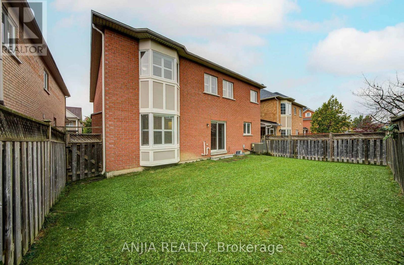 23 Ayhart Street E Property Photo 47