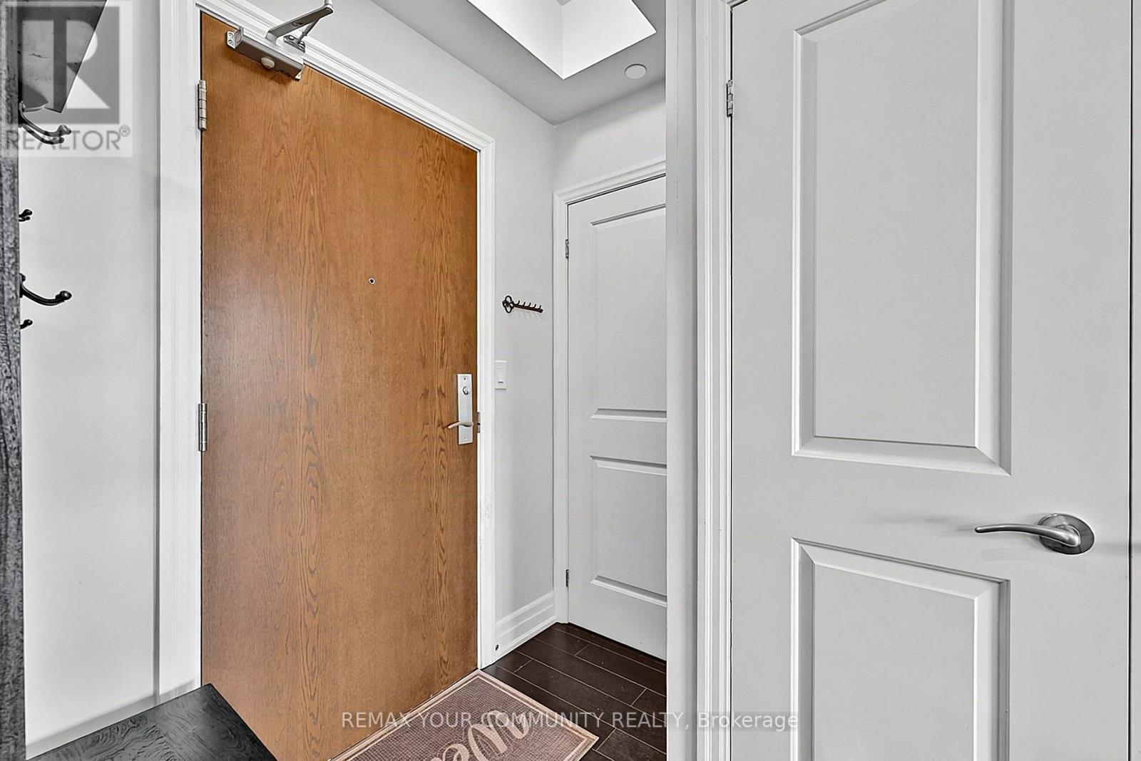 222 - 111 Civic Square Gate Property Photo 13