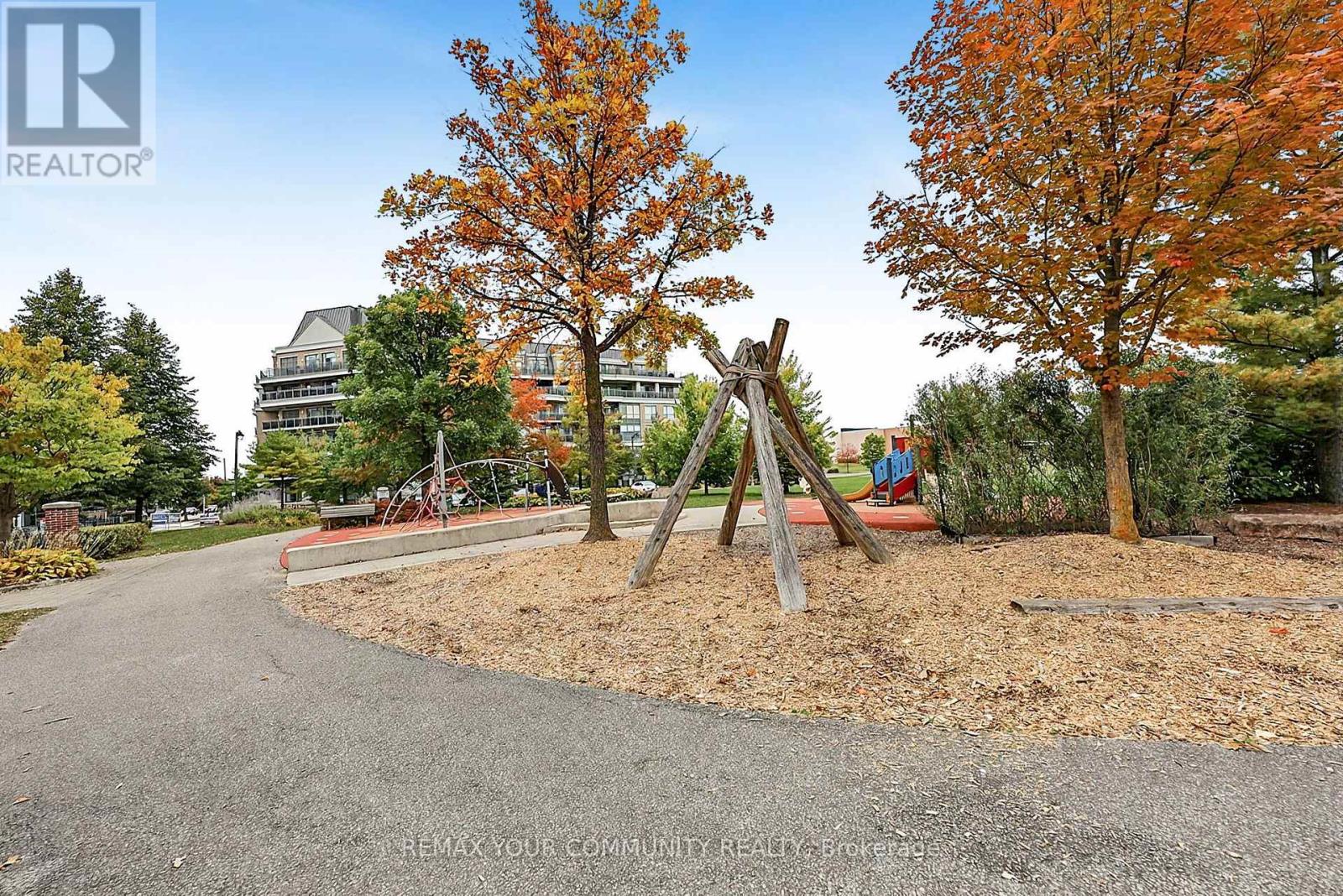 222 - 111 Civic Square Gate Property Photo 32