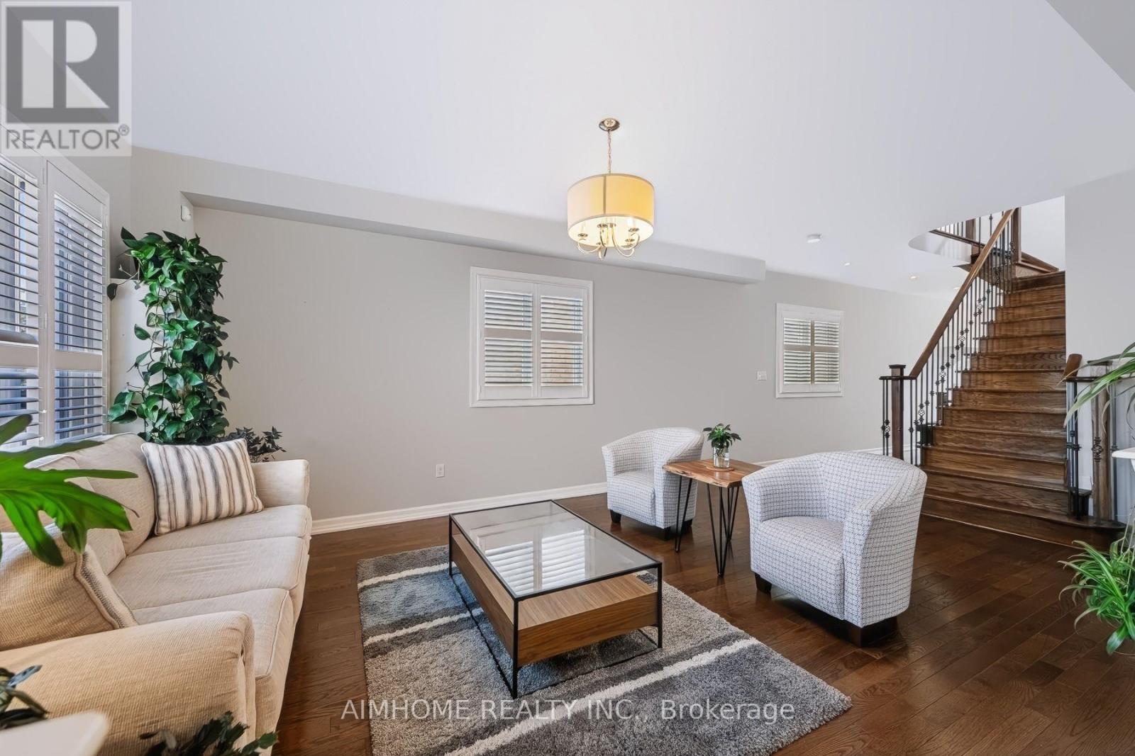 168 Ken Laushway Avenue Property Photo 8
