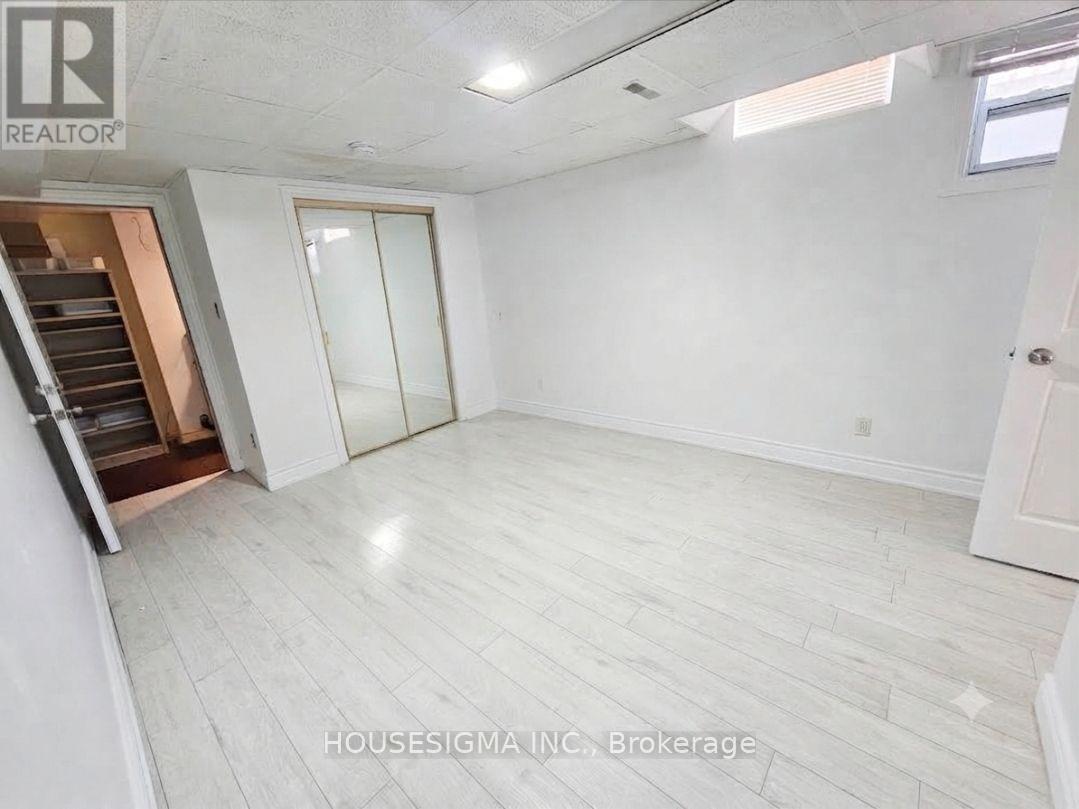 65 Randall Avenue Property Photo 8