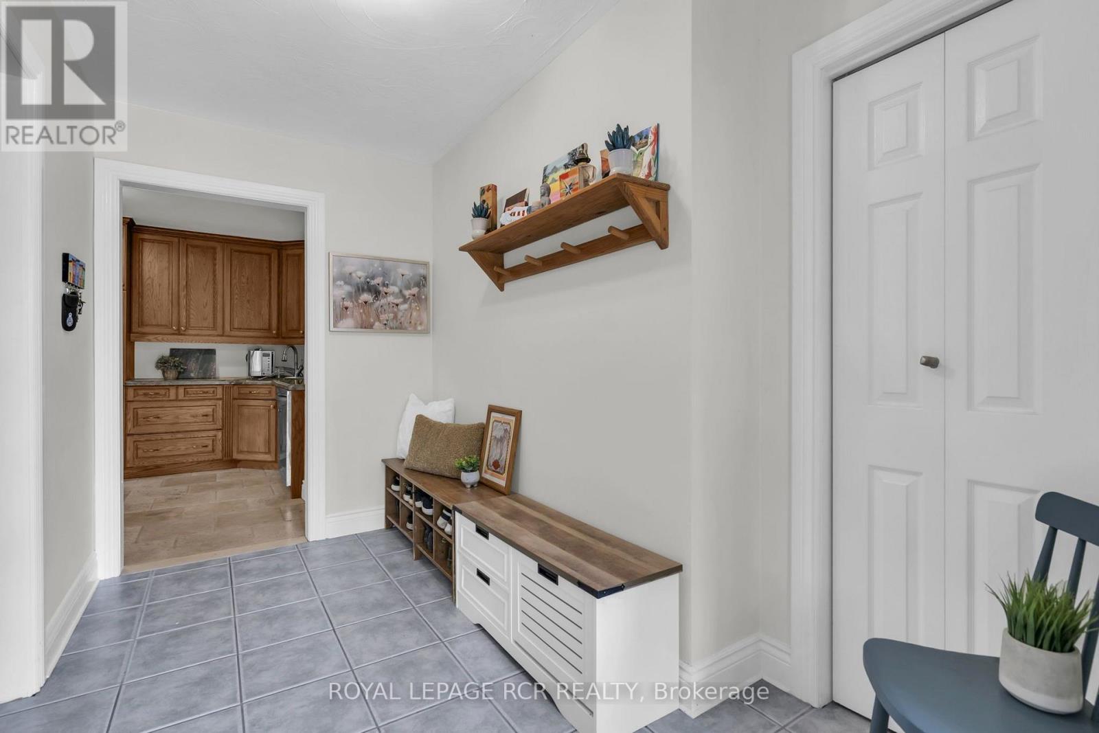 19842 Yonge Street Property Photo 8